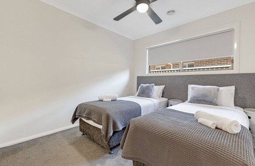Yarrawonga House | The Pool House @ Silverwoods