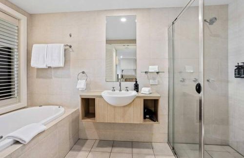 Kingscliff Apartment | The Pool Resort Kingscliff - 1BR with Hinterland Views (5312) - Holiday Management Co.