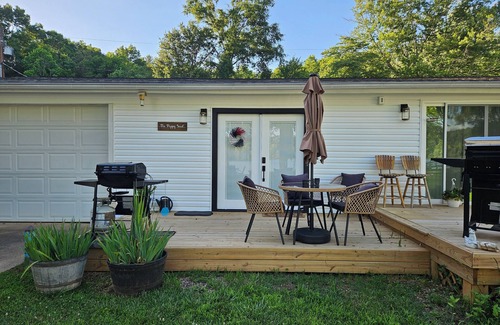 Hickory Apartment | The Poppy Seed - Cozy Lakefront Studio on Lake Hickory