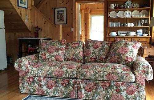 Wellfleet House | The Post & Beam Cottage ~ Perfect Retreat near Great Pond & Cahoon Hollow Beach