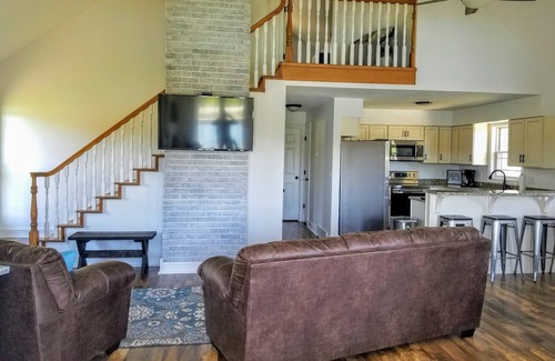 Mariah Hill House | The Potter Cottage -A great family getaway 3 miles from Holiday World