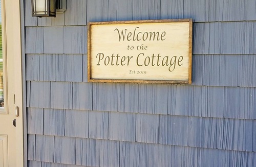 Mariah Hill House | The Potter Cottage -A great family getaway 3 miles from Holiday World