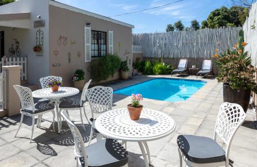 Hermanus Bed & Breakfast | The Potting Shed Guest House