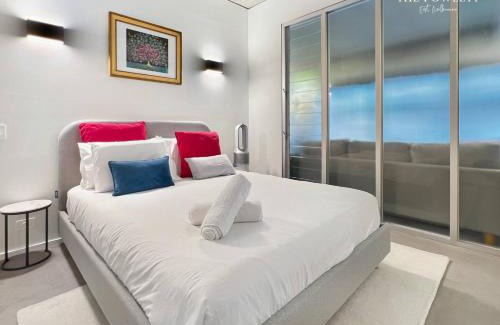 East Melbourne Apartment | The Powlett - East Melbourne by Ready Set Stay