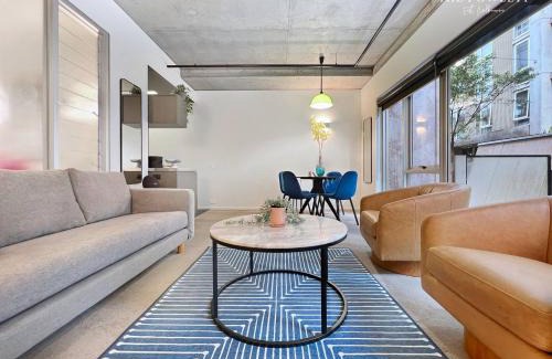 East Melbourne Apartment | The Powlett - East Melbourne by Ready Set Stay