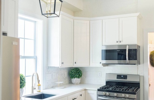 Warsaw House | The Presley House: Historic Downtown Riverfront Home