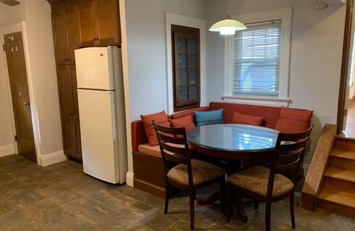 St. Catharines House | The property is 20 minutes to Niagara Fall