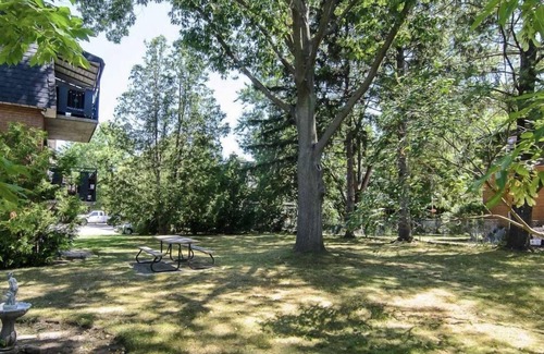 St. Catharines House | The property is 20 minutes to Niagara Fall