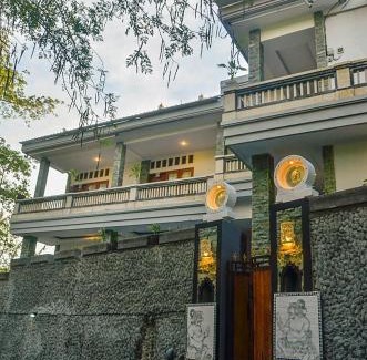 Sampalan Hotel | The Puncak Santhi Inn