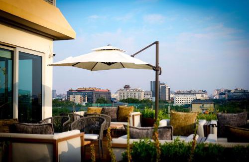 Dongcheng Hotel | The Purple Horse Hotel 北京紫龙花园酒店 - Beijing Sky Garden Boutique Hotel & Rooftop Infinity Mini Pool - Near Forbidden City, Wangfujing, Tiananmen, Lama Temple - Personalised Tours