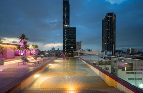 Thanon Phetchaburi Hotel | The Quarter Ratchathewi by UHG