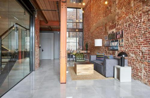 Queen Village Hotel | The Queen Hotel Queen Village, Sonder by Marriott Bonvoy