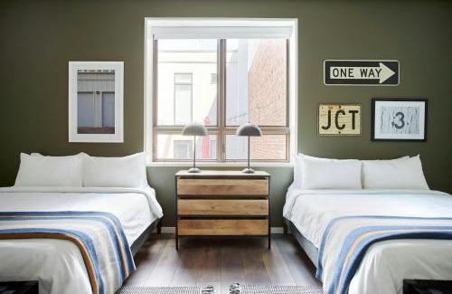 Queen Village Hotel | The Queen Hotel Queen Village, Sonder by Marriott Bonvoy