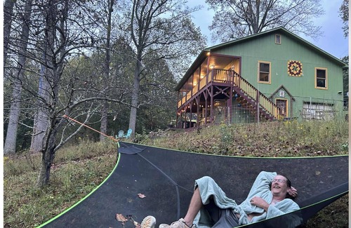 Burnsville House | The Queen of Hearts House: An Eclectic, Rustic & Royal Wonderland