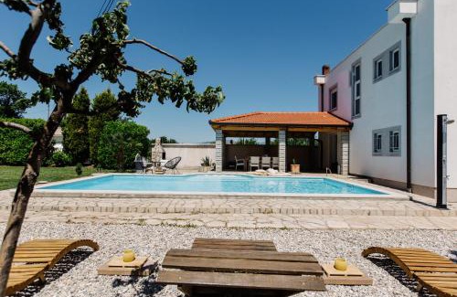 Hodbina Villa | The Queen of Nature
