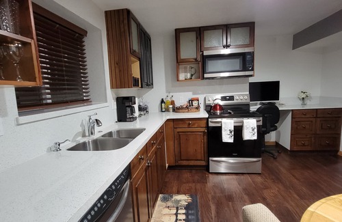 Toquerville Apartment | The Queen's Respite (B) 2 bedrooms, 1 bathroom