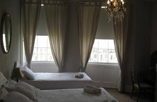 Brighton City Centre Hotel | The Queensbury Hotel