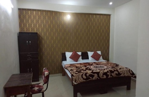 Phulpur Hotel | THE RAGHAV