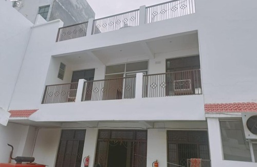 Phulpur Hotel | THE RAGHAV
