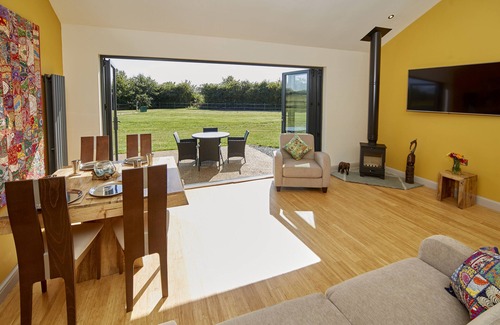 Fitling Cabin | THE RAJ, pet friendly, character holiday cottage in Burton Pidsea