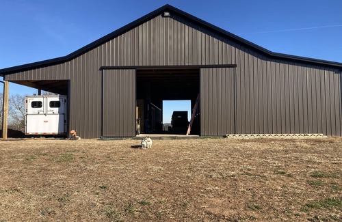 Taylorsville House | The Red Pony Inn. Farm friendly barn with a cozy apartment and beautiful scenery