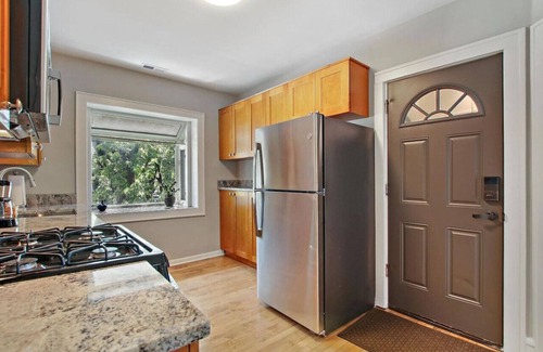 Waukegan Apartment | The Red Brick Flat- 15 minutes from Naval base!