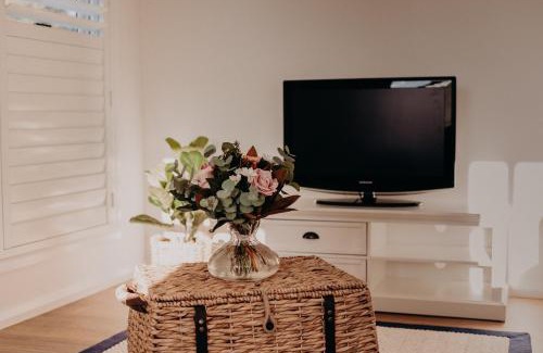 Glanmire Villa | The Red Hill Nest