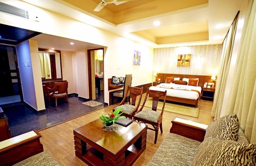 Patna Hotel | The Red Velvet Hotel Samarpan