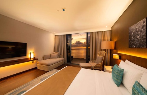 Lapu-Lapu Hotel | The Reef Island Resort Mactan, Cebu