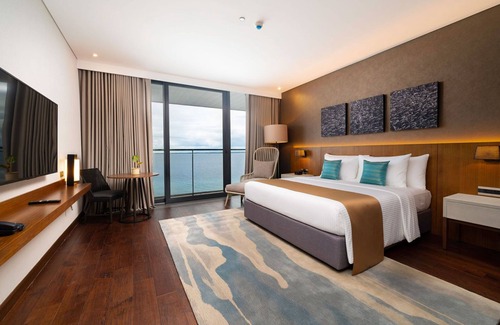 Lapu-Lapu Hotel | The Reef Island Resort Mactan, Cebu