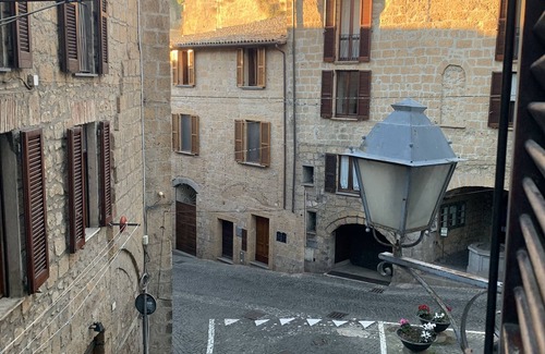 Orvieto Apartment | The refuge of the quarry, apartment in the historic center of Orvieto