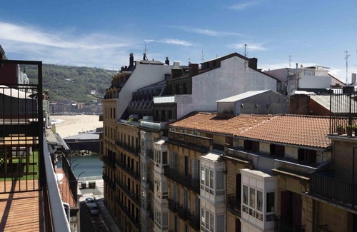 Old Town Apartment | The Rentals Collection - Urgull