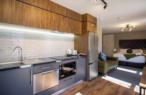 Rewa Apartment | The Residence Fitzroy - One bedroom Apartment - Sky Tv (Apt 1)