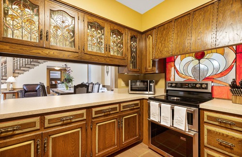 Frankenmuth House | The ResidenZ at Bavarian Inn - Historic Estate located in downtown Frankenmuth