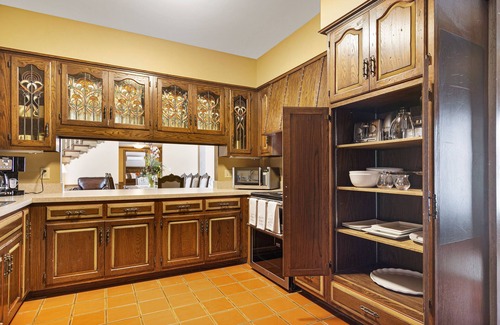 Frankenmuth House | The ResidenZ at Bavarian Inn - Historic Estate located in downtown Frankenmuth