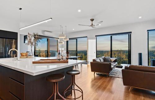 Booroobin Ski Chalet | The Ridge at Maleny 3 Bedroom Deluxe Residence