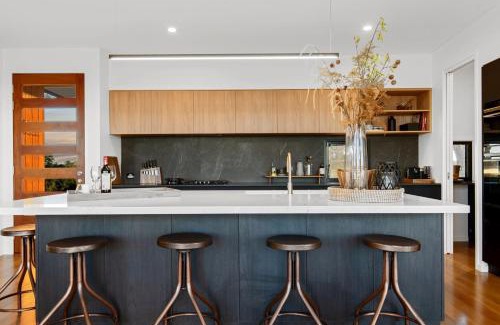 Booroobin Ski Chalet | The Ridge at Maleny 3 Bedroom Deluxe Residence