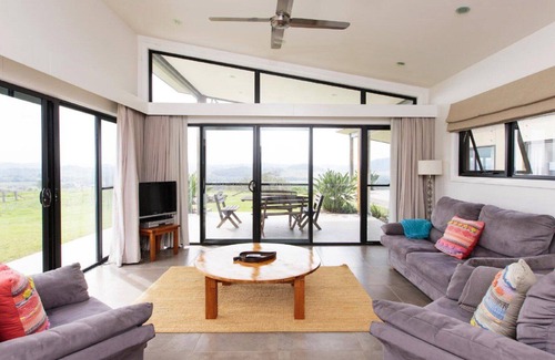 Gloucester House | The Ridge House, TOP NOTCH