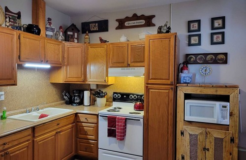 Gettysburg Apartment | The Ridge is a Cozy 2-bedroom/1 bath Apartment Short walk to downtown Gettysburg