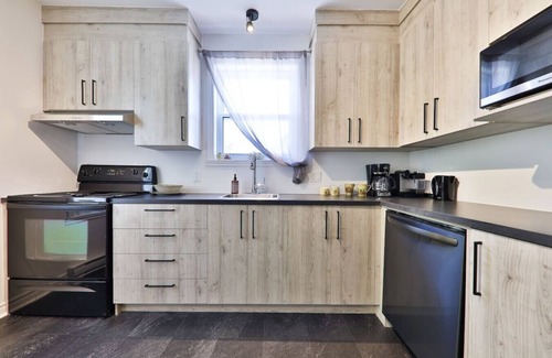 St. Jerome Apartment | The right door. 2 bedroom cozy apartment in the middle of Saint-Jérôme