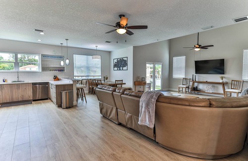 Homosassa Villa | The River House with boat slip and kayaks