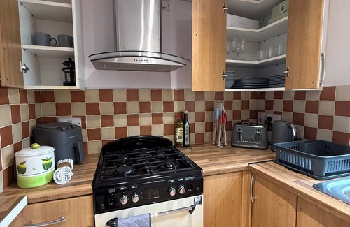 Parteen Ski Chalet | The River Lodge. Cottage on river-fronted estate 10 mins from Limerick City