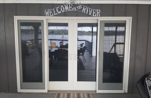 Port Byron House | The river's edge on the Mississippi