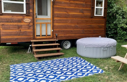 Bellevue Cabin | The Riverbottom - Tiny Home 2