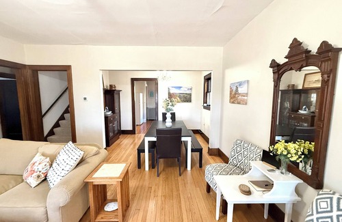 McGregor House | The Riverside Brickhouse- 6 Bedrooms, 2 Bathroom, Riverviews, Grill, AC/Wifi