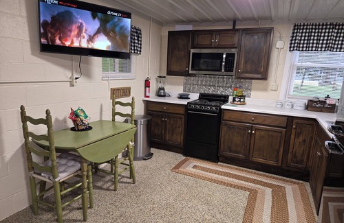 Loudonville Cottage | The Riverside Cottage. Charming 2-bedroom cottage on the Mohican River