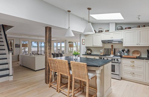 Moriah Center House | The Rocks on Long Point - Summer House on Lake Champlain