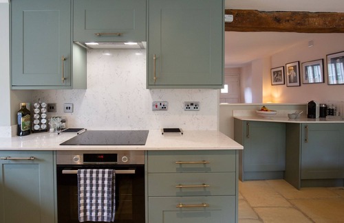 Coln St Aldwyns Cottage | The Roost at Coln - Dog Friendly Romantic Retreat