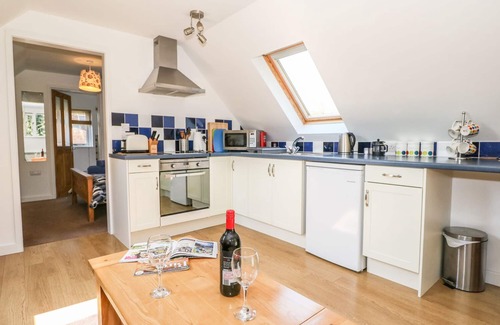 East Tytherley Apartment | THE ROOST, romantic, with a garden in East Tytherley
