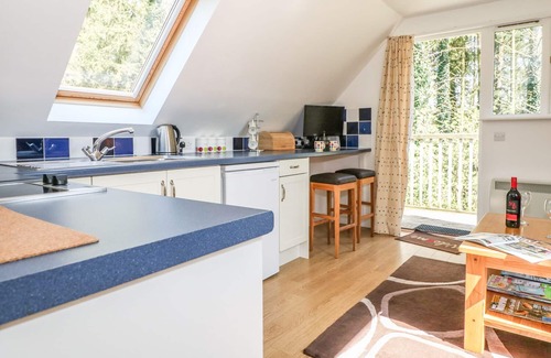 East Tytherley Apartment | THE ROOST, romantic, with a garden in East Tytherley